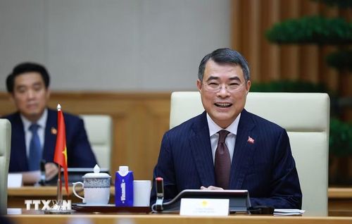Thủ tướng Lê Minh Hưng phát biểu tại cuộc hội đàm với Thủ tướng Vương quốc Thái Lan Anutin Charnvirakul. (Ảnh: Dương Giang/TTXVN)