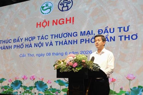 Bí thư Thành ủy Cần Thơ Lê Quang Tùng phát biểu tại Hội nghị. (Ảnh: Thanh Liêm/TTXVN)