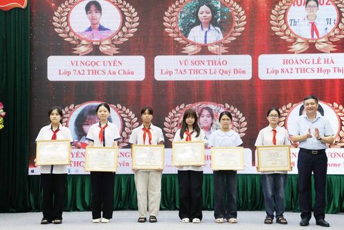  Các thí sinh đoạt giải Nhì Cuộc thi vẽ tranh theo sách tỉnh Bắc Ninh năm 2026. 