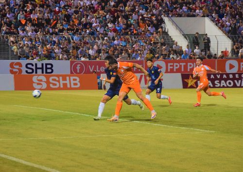 Makaric đánh đầu ghi bàn, mở tỷ số trận đấu ở phút 24. Ảnh: THÀNH DANH