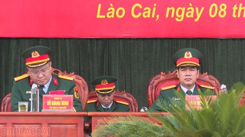 Các đại biểu dự buổi lễ.