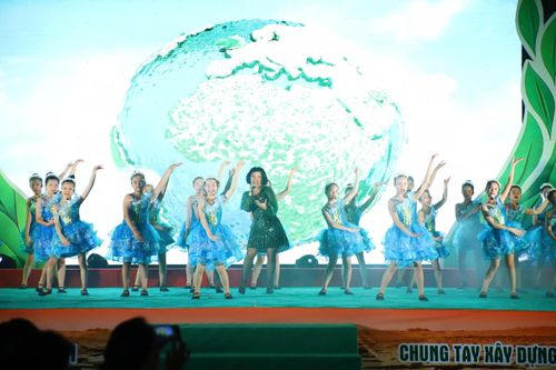 Chương trình lan tỏa thông điệp về tình yêu thiên nhiên, trách nhiệm bảo vệ môi trường. Ảnh: Việt Hùng