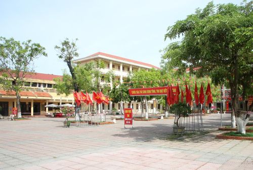 Các khu vực thi được bố trí cổng mềm, ranh giới với bên ngoài.