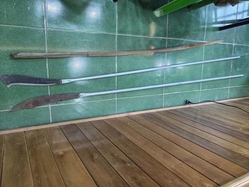 Hung khí của nhóm đối tượng mang theo
