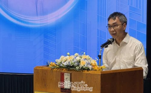 PGS. TS Lê Minh Hà Viện Nghiên cứu cao cấp về Toán phát biểu tại hội thảo dữ liệu và AI