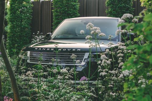  Về ngoại hình, mẫu SUV thuần điện này sở hữu thiết kế tương đồng với phiên bản sử dụng động cơ đốt trong thế hệ thứ năm (L460), vốn đã ra mắt từ tháng 10/2021. 
