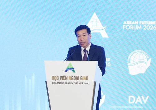 Thứ trưởng Bộ Ngoại giao Việt Nam Nguyễn Mạnh Cường phát biểu tại phiên toàn thể
