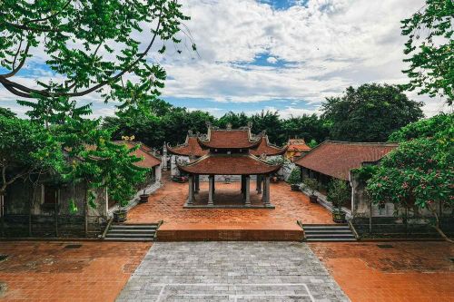 Đình Phúc Xá, thuộc làng Phúc Xá - Bắc Biên, có khởi nguồn từ đền Cơ Xá xưa, từng bị phá hủy trong kháng chiến chống Pháp, sau nhiều lần đại trùng tu, phục dựng toàn diện quy mô lớn hoàn thành vào năm 2005, nhân dịp kỷ niệm 995 năm Thăng Long - Hà Nội. Ảnh: Phạm Tuấn Anh - TTXVN