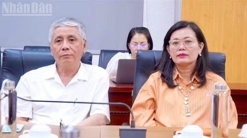 Lãnh đạo Bệnh viện Từ Dũ và Bệnh viện Hùng Vương dự buổi làm việc.