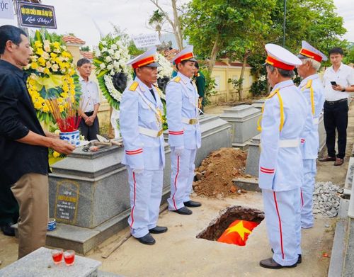 Chính quyền xã Đại Lộc tổ chức Lễ đón nhận và an táng hài cốt Liệt sĩ Đỗ Quốc Hồng.