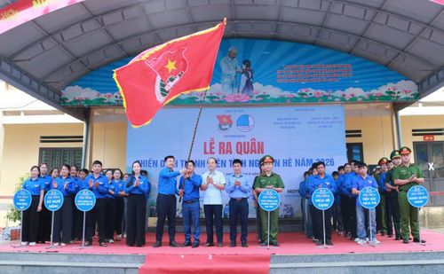 Tuổi trẻ Mặt trận Tổ quốc, các đoàn thể T.Ư tổ chức lễ ra quân tại xã biên giới Tùng Vài (Tuyên Quang).