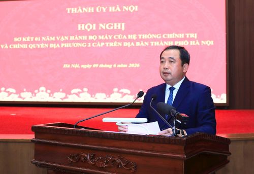  Đồng chí Trần Đức Thắng, Bí thư Thành ủy Hà Nội phát biểu tại hội nghị. Ảnh: QUANG THÁI 