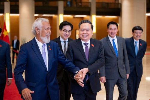  Chủ tịch Quốc hội Trần Thanh Mẫn đón tiếp trọng thị Thủ tướng Kay Rala Xanana Gusmão tại Nhà Quốc hội. Ảnh: QUANG PHÚC 