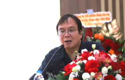 Nhà thơ Nguyễn Tiến Thanh - Chủ tịch Hội đồng thành viên, Tổng Giám đốc NXBGDVN.