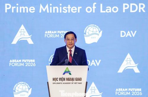 Thủ tướng Lào phát biểu tại AFF 2026. Ảnh: Như Ý