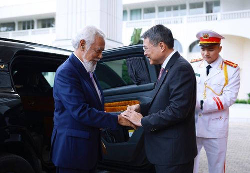 Thủ tướng Lê Minh Hưng đón Thủ tướng Timor Leste Kay Rala Xanana Gusmão. Ảnh: TTXVN