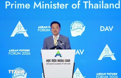 Thủ tướng Thái Lan Anutin Charnvira phát biểu tại Phiên khai mạc Diễn đàn Tương lai ASEAN lần thứ ba. (Ảnh: Dương Giang/TTXVN)