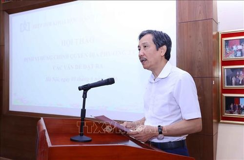 Tiến sĩ Trần Anh Tuấn, Chủ tịch Hiệp hội Khoa học hành chính Việt Nam phát biểu. Ảnh: Văn Điệp/TTXVN