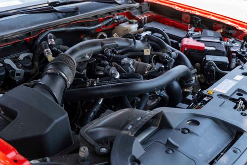 Động cơ 2.0L Single Turbo tối ưu vận hành thực tế, giảm nhiên liệu, tăng độ bền và dễ bảo dưỡng.