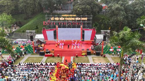 Quần thể tâm linh khu vực đền Thượng - không gian sinh hoạt cộng đồng cho người dân, đóng vai trò quan trọng trong phát triển du lịch và xây dựng đời sống văn hóa đô thị.