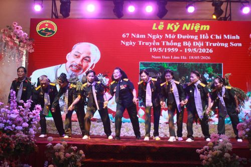 Các tiết mục của CLB gợi nhớ về Trường Sơn hào hùng