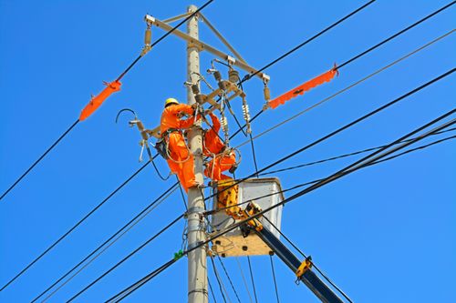 Công tác bảo dưỡng định kỳ được triển khai thường xuyên. Ảnh: Hoàng Lưu