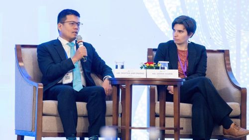 Ông Nguyễn Ánh Dương, Trưởng phòng Nghiên cứu Tổng hợp và Hội nhập Quốc tế (Viện Nghiên cứu Chính sách và Chiến lược thuộc Ban Chính sách, chiến lược Trung ương), nhận định rằng Việt Nam có lợi thế của “người đi sau” khi tiếp cận trực tiếp công nghệ mới.