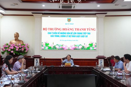 Bộ trưởng Bộ Tư pháp Hoàng Thanh Tùng chủ trì cuộc họp. Ảnh: BTP