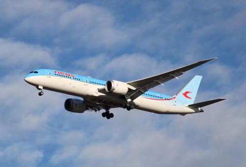 Lợi Nhuận Ngành Hàng Không Toàn Cầu Dự Báo Giảm Gần Một Nửa Trong Năm 2026