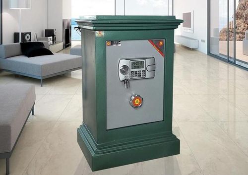 Chéo góc cửa chính: Được xem là vị trí "tàng phong tụ khí" tốt nhất để két sắt, giúp tiền bạc không bị thất thoát và hút thêm may mắn.