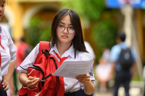 Thí sinh dự thi lớp 10 tại TP.HCM. Ảnh: Thái An.