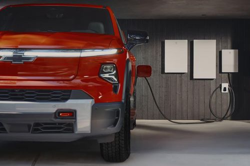 General Motors vừa công bố bản cập nhật phần mềm mới cho các dòng EV phân phối tại Mỹ. Bên cạnh khả năng cung cấp điện cho gia đình (V2H), các mẫu xe điện còn có khả năng bán điện cho lưới điện quốc gia (V2G).