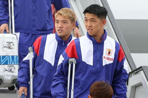  Tuyển Nhật Bản tập kín cùng đội U19. Ảnh: Reuters. 