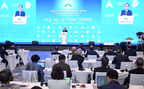 Quang cảnh phiên bế mạc Diễn đàn. (Ảnh: TRẦN HẢI)