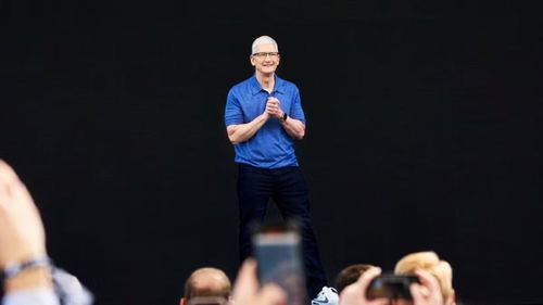 Đáng chú ý, nhà lãnh đạo Apple tiếp tục khẳng định triết lý cốt lõi đã làm nên thành công của hãng, đó là tạo ra những sản phẩm tốt nhất thế giới nhằm mang đến các trải nghiệm có ý nghĩa và làm phong phú cuộc sống của người dùng, đồng thời xem việc góp phần thực hiện sứ mệnh này là vinh dự lớn nhất trong sự nghiệp của mình.