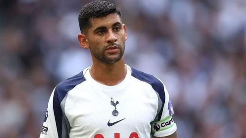 Không chỉ có MU, trung vệ 28 tuổi cũng đã lọt vào tầm ngắm của Barcelona và Atletico Madrid.