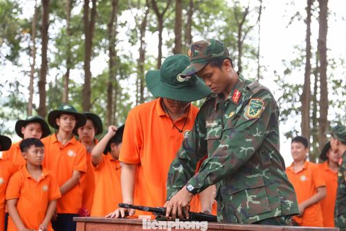 Theo Thượng tá Phạm Tiến Ba - Phó Giám đốc Phụ trách công tác Đảng và Chính trị, Trung tâm Giáo dục Quốc phòng và An ninh (Trường Quân sự Quân khu 5), đơn vị đã chủ động chuẩn bị kỹ lưỡng từ điều kiện ăn ở, sinh hoạt đến bố trí cán bộ trực tiếp quản lý, hướng dẫn các học viên tham gia Học kỳ trong quân đội.
