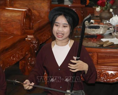Đội chiếu Xẩm chợ Lồng, xã Yên Từ, ngày càng thu hút nhiều học sinh tham gia.
