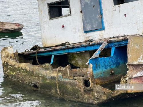 Phần lớn thân tàu Hoàng Sa 03 đã bị nước biển xâm thực, nhiều hạng mục hư hỏng nặng.