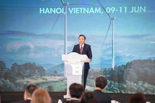 Thứ trưởng Bộ Công Thương Nguyễn Hoàng Long phát biểu tại hội nghị - Ảnh: Quang Long