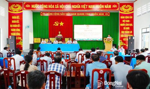 Hội nghị tiếp xúc cử tri tại xã Xuân Đông. Ảnh: Thúy Hằng