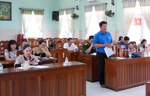 Quang cảnh cuộc họp.