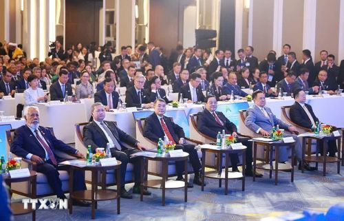 Thủ tướng Lê Minh Hưng cùng lãnh đạo các nước ASEAN tham dự phiên khai mạc (Ảnh: TTXVN)