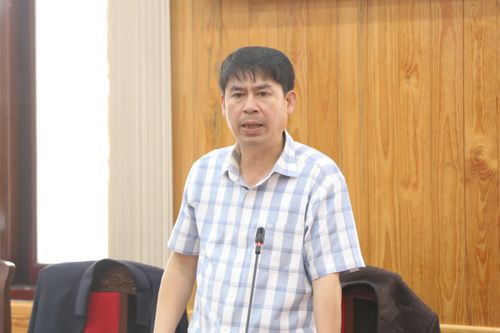 Đại diện Sở Tài chính báo cáo quá trình tháo gỡ vướng mắc các dự án liên quan