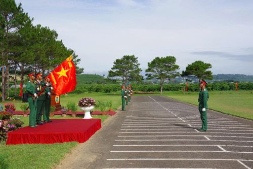 Chiến sĩ mới tuyên thệ