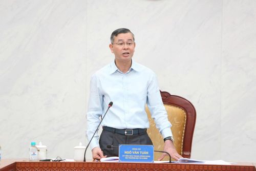 Bộ trưởng Bộ Tài chính Ngô Văn Tuấn phát biểu tại Hội nghị. Ảnh: Đức Minh