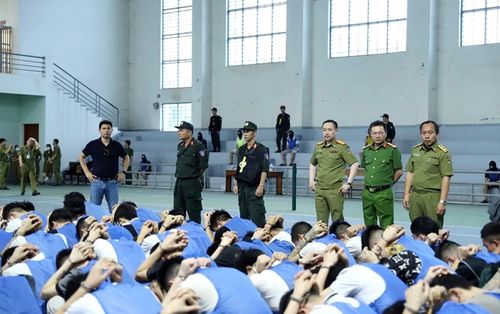 Công an Hà Tĩnh đột kích hang ổ tội phạm lừa đảo xuyên quốc gia tại đặc khu Tam Giác Vàng, bắt 155 đối tượng (Tháng 8/2024).