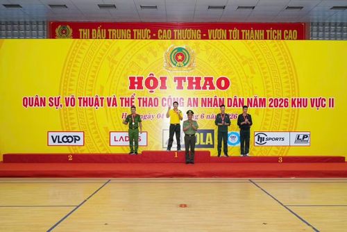 Vận động viên Đặng Trần Ngọc Thành (Đội tuyển Bộ Tư lệnh Cảnh vệ) đoạt huy chương vàng hạng cân trên 60kg nam.