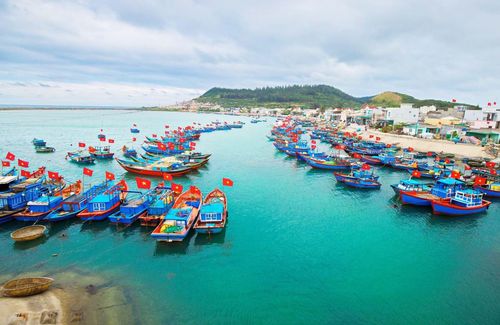 "Làm giàu từ biển mà không làm nghèo biển". Ảnh: TCCS