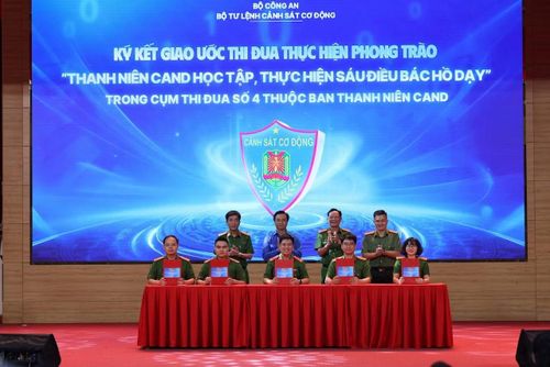 Ban Thanh niên Bộ Tư lệnh CSCĐ cũng ký kết giao ước thi đua thực hiện phong trào “Thanh niên CAND học tập, thực hiện Sáu điều Bác Hồ dạy” trong Cụm thi đua số 4.